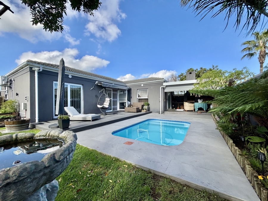 3 Bedroom Property for Sale in Sunningdale Western Cape
